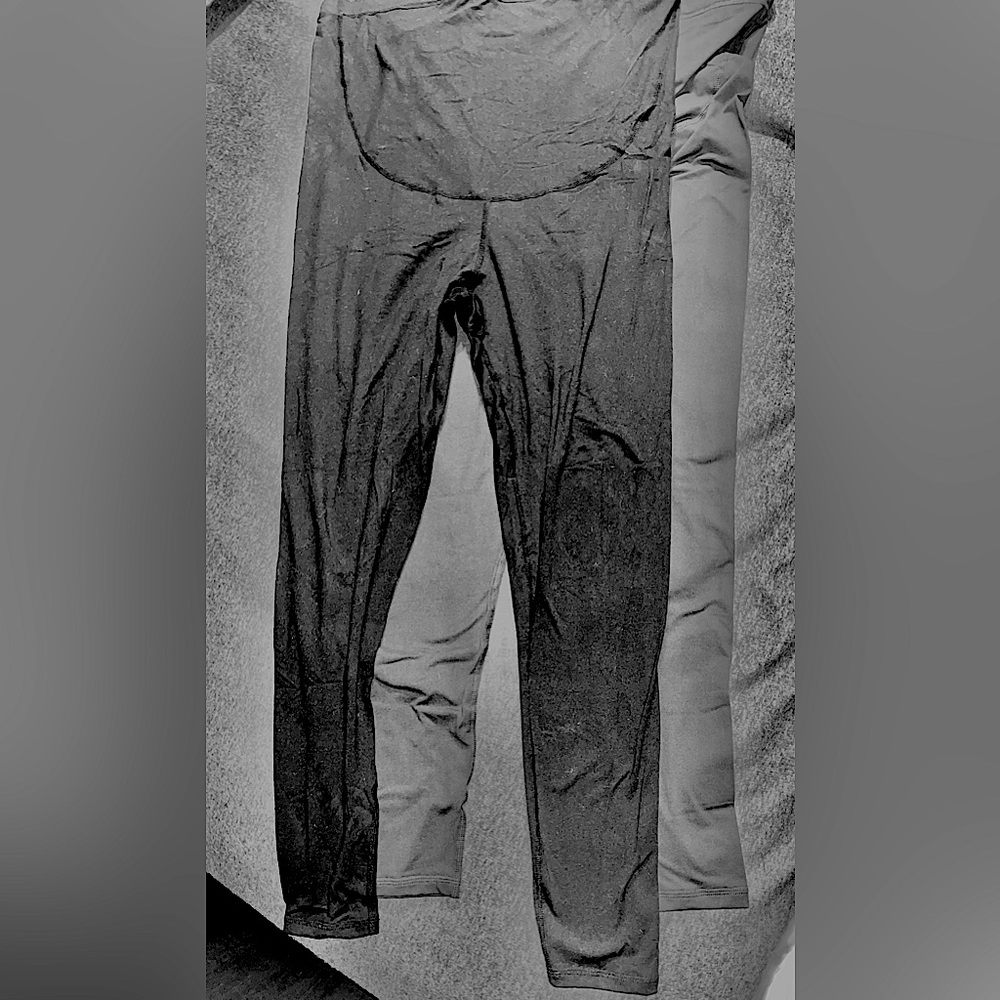 Size L maternity leggings from Amazon